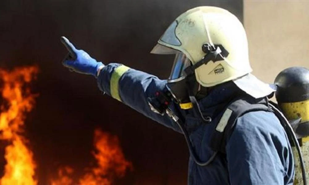 Φωτιά σε μονοκατοικία στην Πάτρα-Ηλικιωμένη εισέπνευσε καπνό (Εικόνες-Βίντεο)